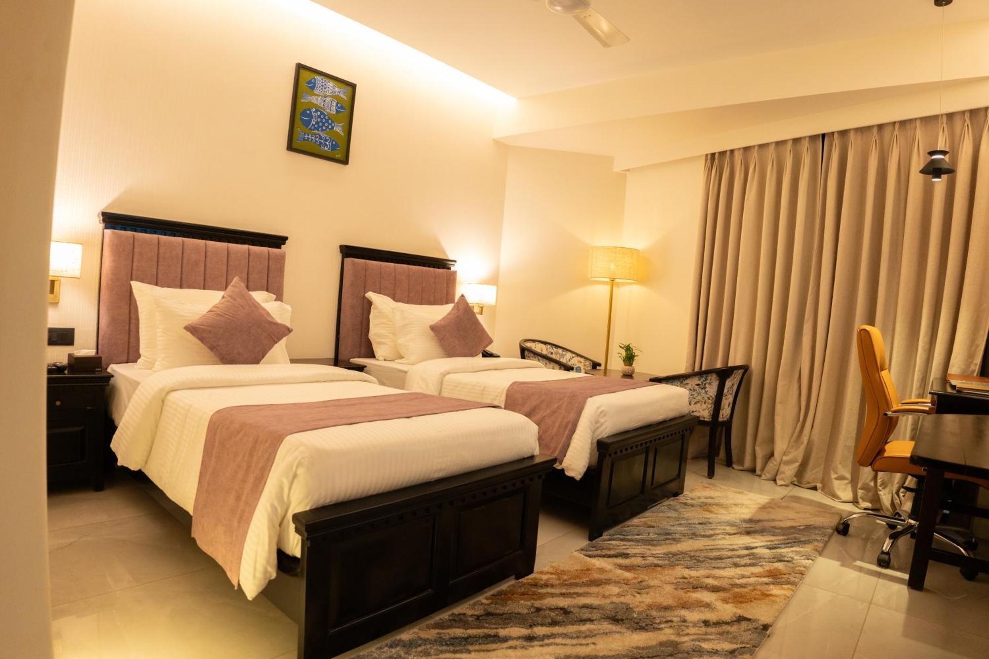 Pride Elite, Daman Hotel Exterior photo
